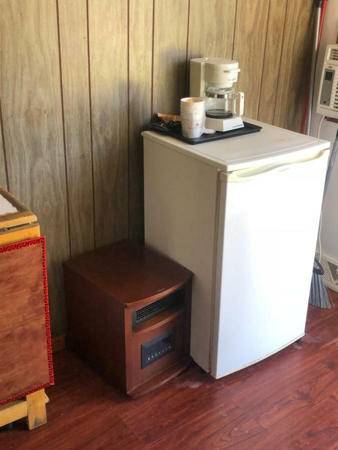 Michael Dee'S Motel イーストダーラム エクステリア 写真